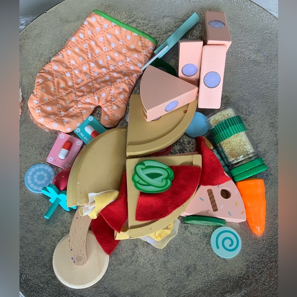 MELISSA & DOUG Wooden Assorted Play Food Kids Pizza Cake Toys - Picture 3 of 8